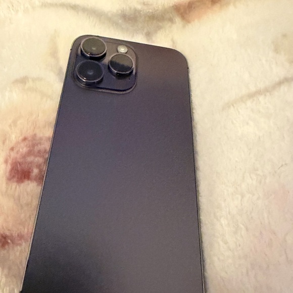 Apple Black Smartphone - Picture 2 of 4